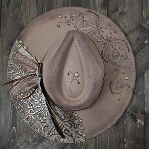 NWT Taupe Hand Burned Dark Fedora Cowboy Hat With Genuine Leather